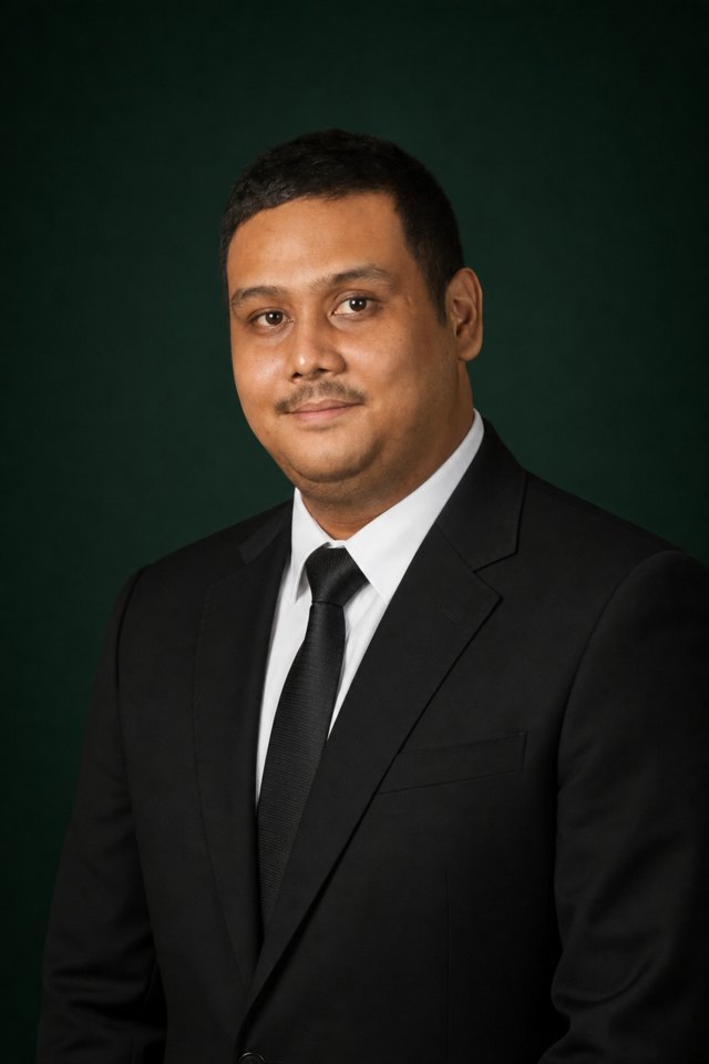 Azmi Mahathir, S.H.